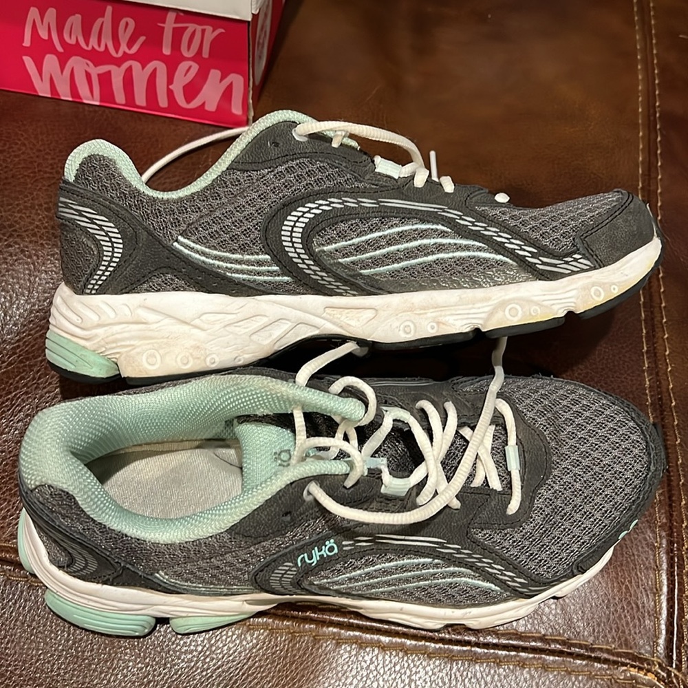 RYKA Ultimate Grey/Blk/Mint size 8.5 m, EUC - Picture 6 of 11